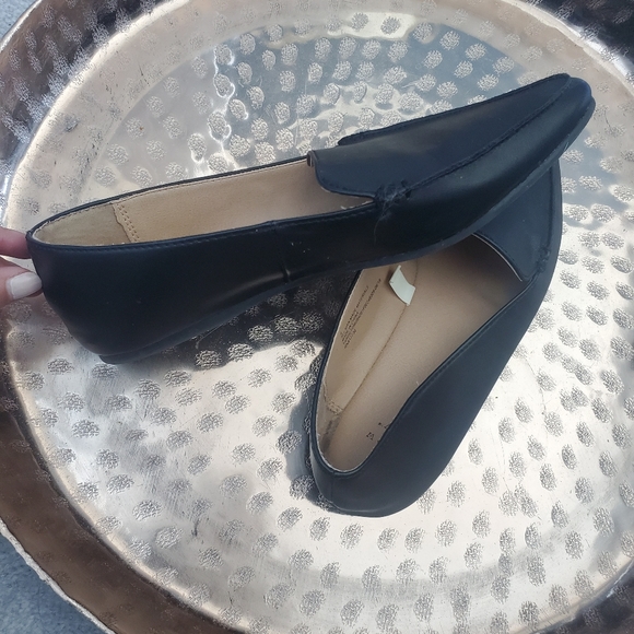 Black leather flats, worn twice - Picture 3 of 3